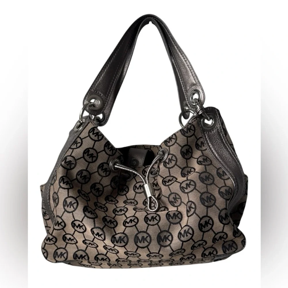 Michael Kors monogrammed shoulder hobo bag - Picture 1 of 12